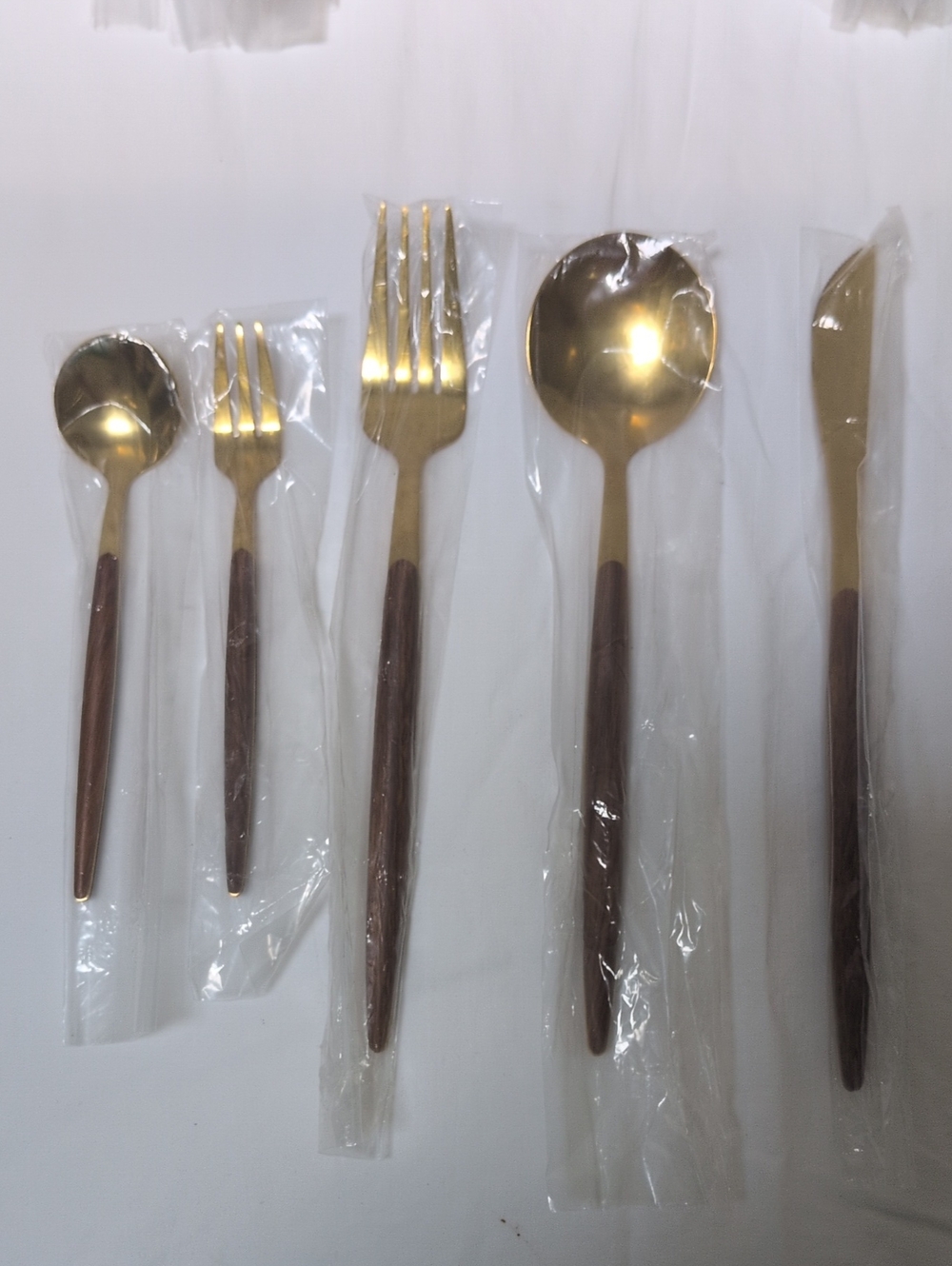 Jashil NWT 40 Pc. Stainless Flatware Set